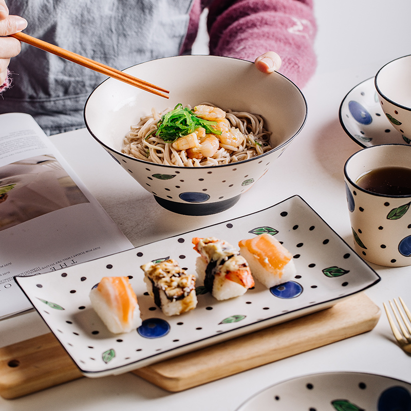 Japanese character dishes suit ins plate household creative web celebrity ceramic tableware, lovely blue berry tableware portfolio