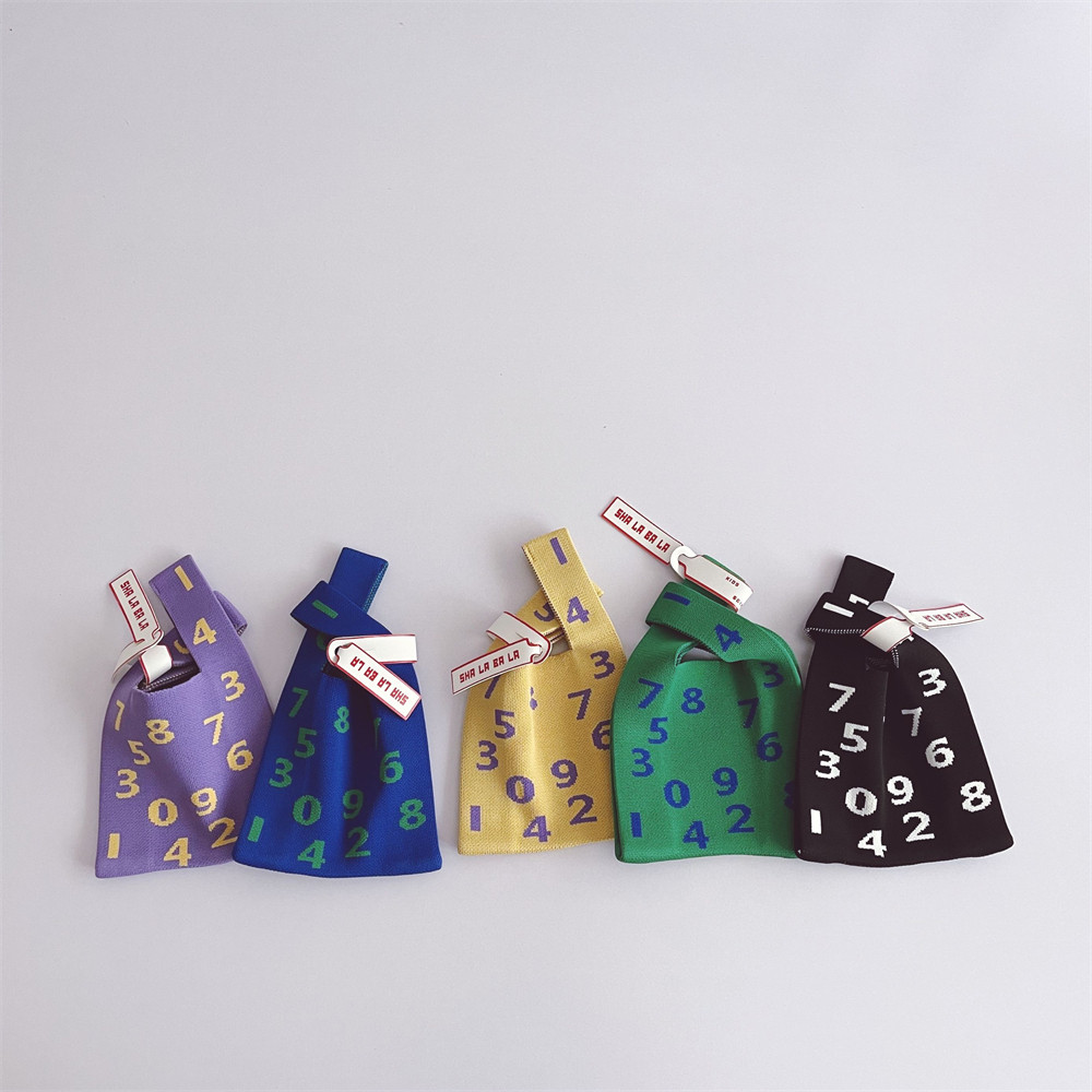 College wind ~ Children graffiti alphabet digital handbag baby baby baby baby gravel shape knitting wool bag autumn winter