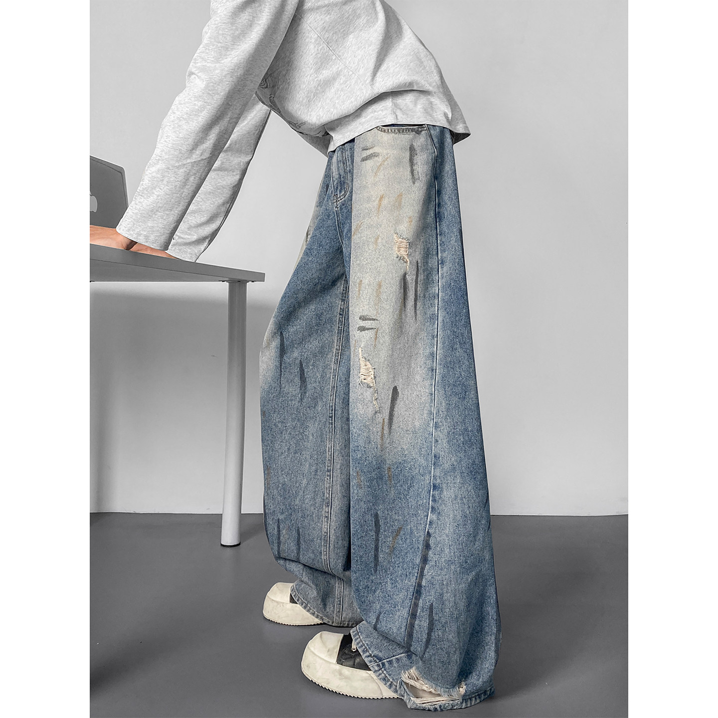 アメリカンスタイルのハイストリート風スプラッターグラフィティジーンズ（メンズ）、夏用ゆったりカジュアルストレートレッグワイドレッグパンツ、メンズややフレアパンツ