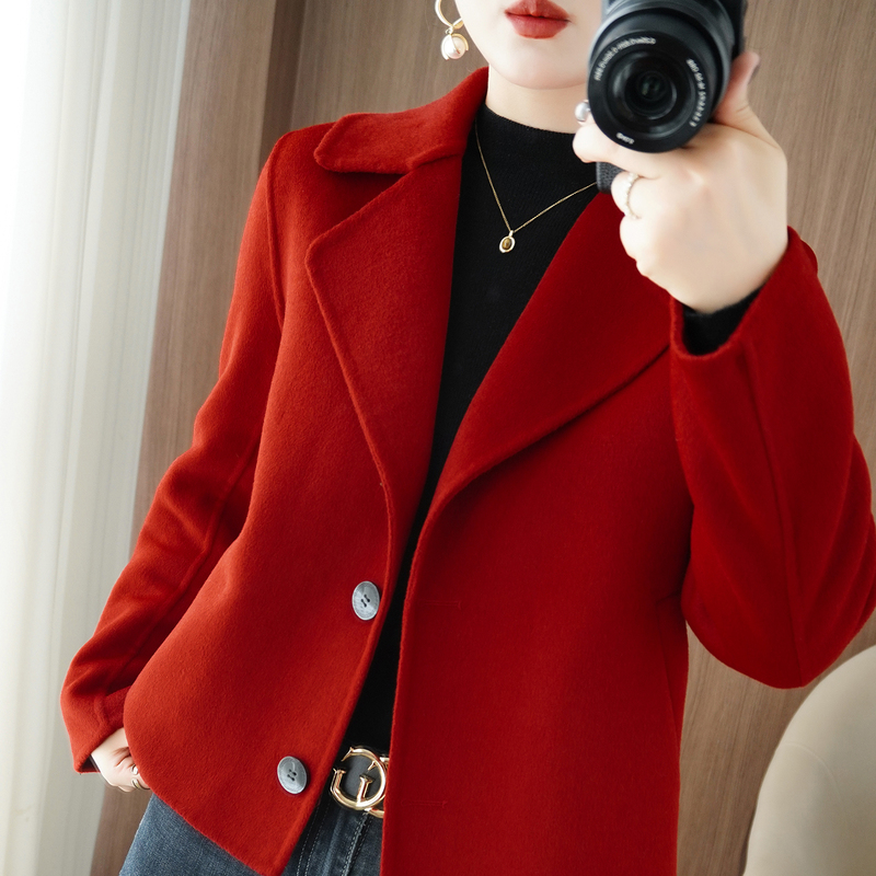 Hot-Selling Authentic 100% Pure Wool Thick Woolen Coat, Double-Sided Short Coat for Women, Petite Size, Chanel Style