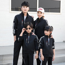 Male and female students Badminton Team Conqueror Conserve Group Taekwondo Training Team Conqueror Conserve School Conqueror