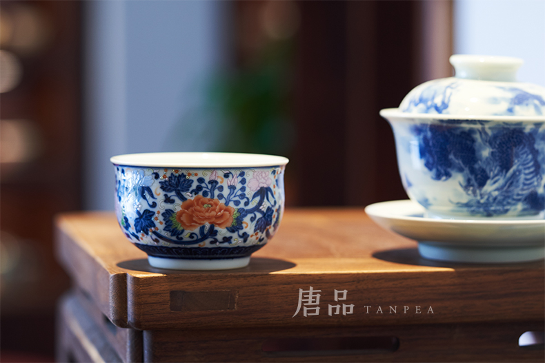 The Bucket color blue and white floral censer cup around branches all hand the draw master cup jingdezhen old alum red personal pu - erh tea cup