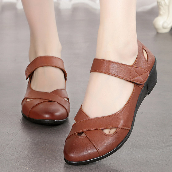 new mother shoes sandals female summer flat comfortable non-slip soft bottom with middle-aged sandals female mother models