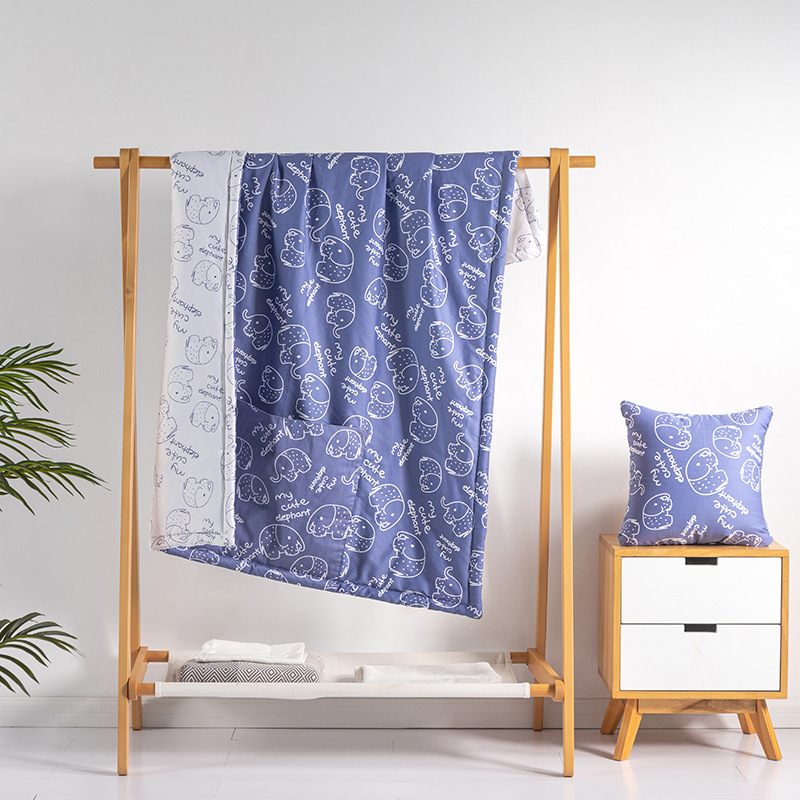 Summer car load folding and folding with pillow quilted two-in-one office in the afternoon nap small quilt inside pure cotton leaning pillow in the car