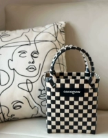 Маленький размер Mihei co. Следуйте и собирайте, чтобы получить случайный кулон.