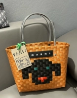 Коричневый