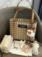 Сумка на одно плечо CO, рисовый, красный, коричневый. Заходите в магазин и получайте случайные подвески.