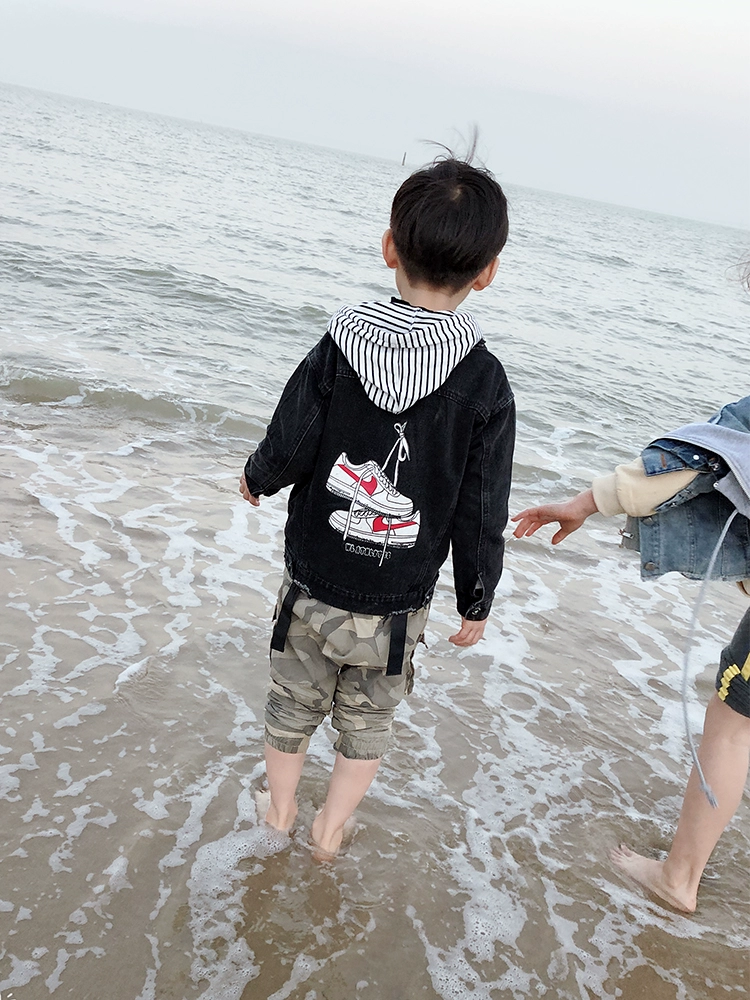 Quần áo trẻ em bé trai áo khoác denim mùa xuân và mùa thu 2019 áo khoác gió mới của Hồng Kông xé trong áo khoác cardigan giản dị của trẻ em lớn - Áo khoác