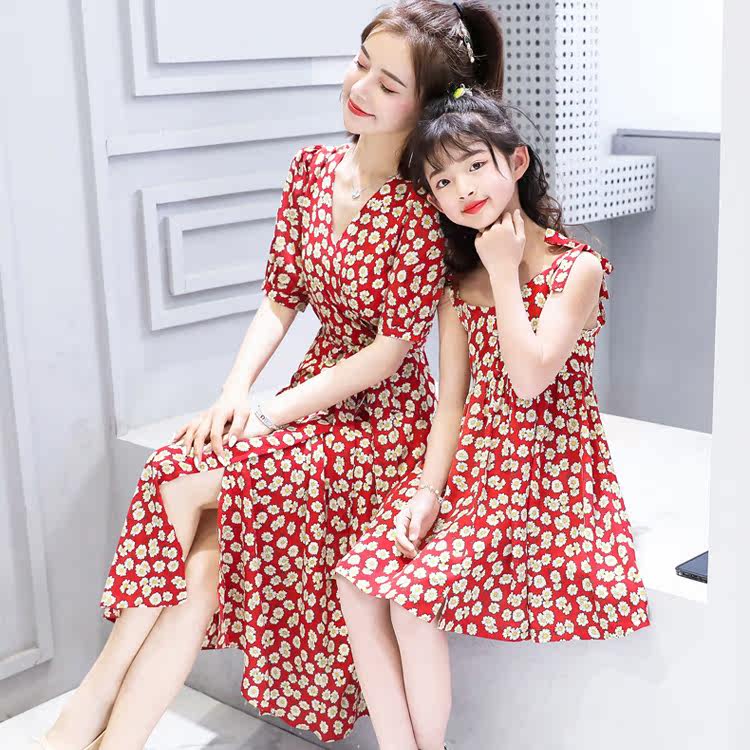 Printed parent-child wear 2022 summer new style floral Zou Ju sweet Western style long skirt mother and daughter dress children's clothing trend