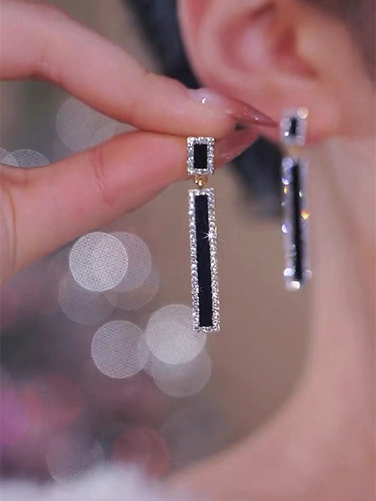 Earrings Feminine Korean Personality Bar Earrings Simple Fashion Long Black Earrings Titanium Steel Rose Gold Earrings