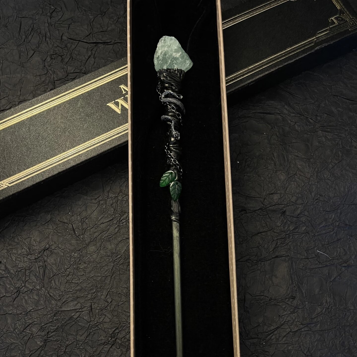 Xiaohongshu Same Style Handmade Wand Harry Potter Slytherin Crystal Wand Magic Wand Cosplay Support Magic Wand