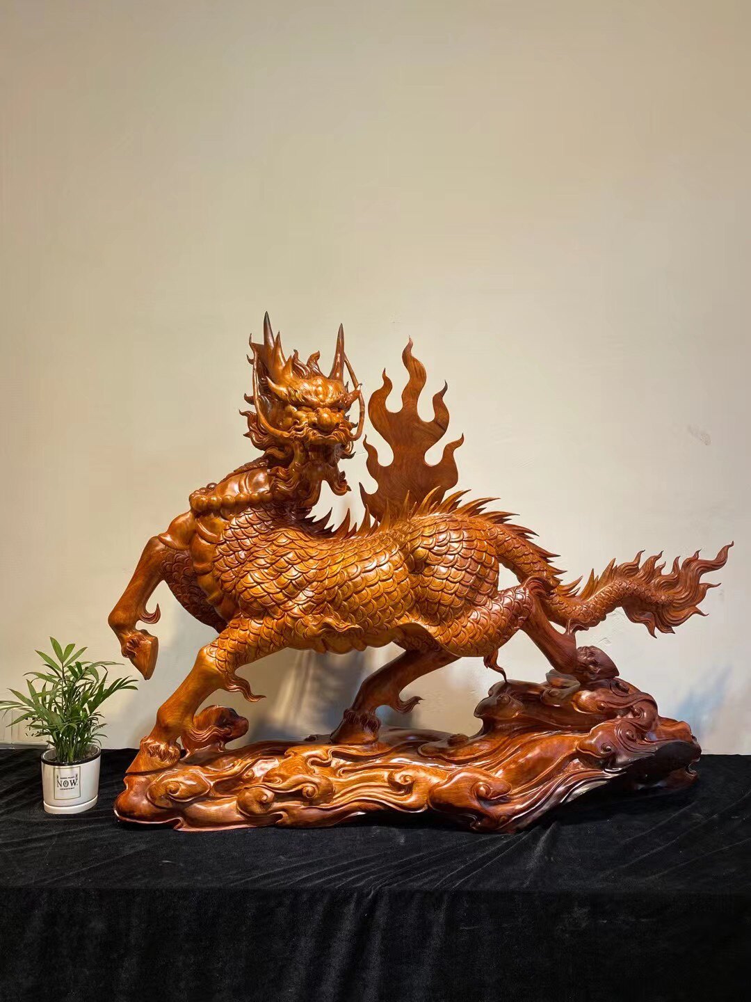 Cliff Berlin Engraving Root Carving Artwork Natural Tree Root Log Wood Carving Craft Gift Hem Decorated Buddha Kirin High Oil Old Material Hem