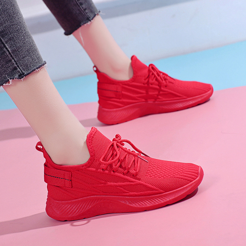 Big Red Sports Shoes for Women, Year of the Horse, Fly-Knit Mom Running and Dancing Shoes, Breathable, Non-Slip, Soft-Soled Travel Shoes for the Year of Birth