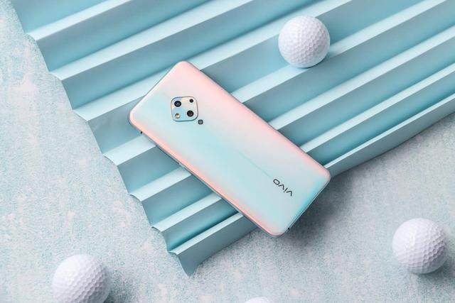 vivo S5打破传统美颜一脸白的效果