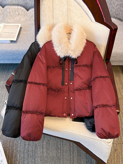 Красный короткий пуховик для женщин, новинка 2025 года, зима, супер горячий и красивый меховой воротник, теплый утолщенный белый утиный пух