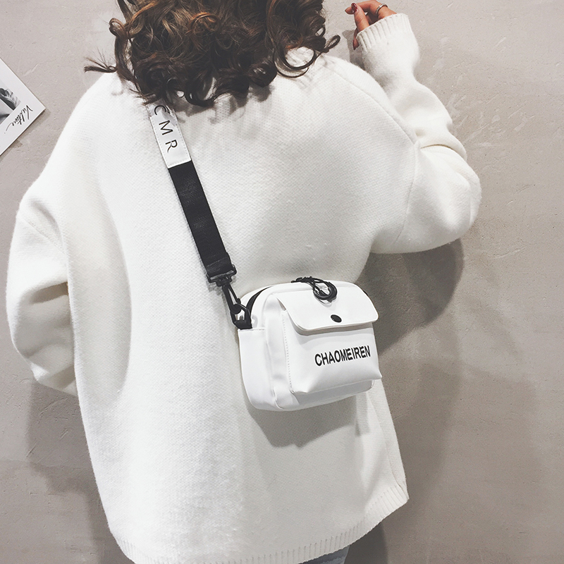 Net red small bag female 2022 new Korean version of the student small satchel ins super fire Western style wild one-shoulder messenger bag