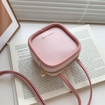 ins superfire spring summer fashion small bag women 2022 new tide 100 hitch texture small square bag advanced sensal satchel