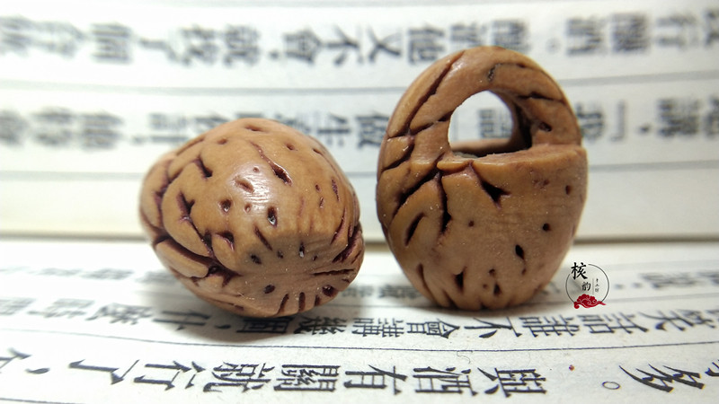 Handmade peach blue pure hand-carved small basket adult baby ward off evil and safe little peach walnut wild old peach core