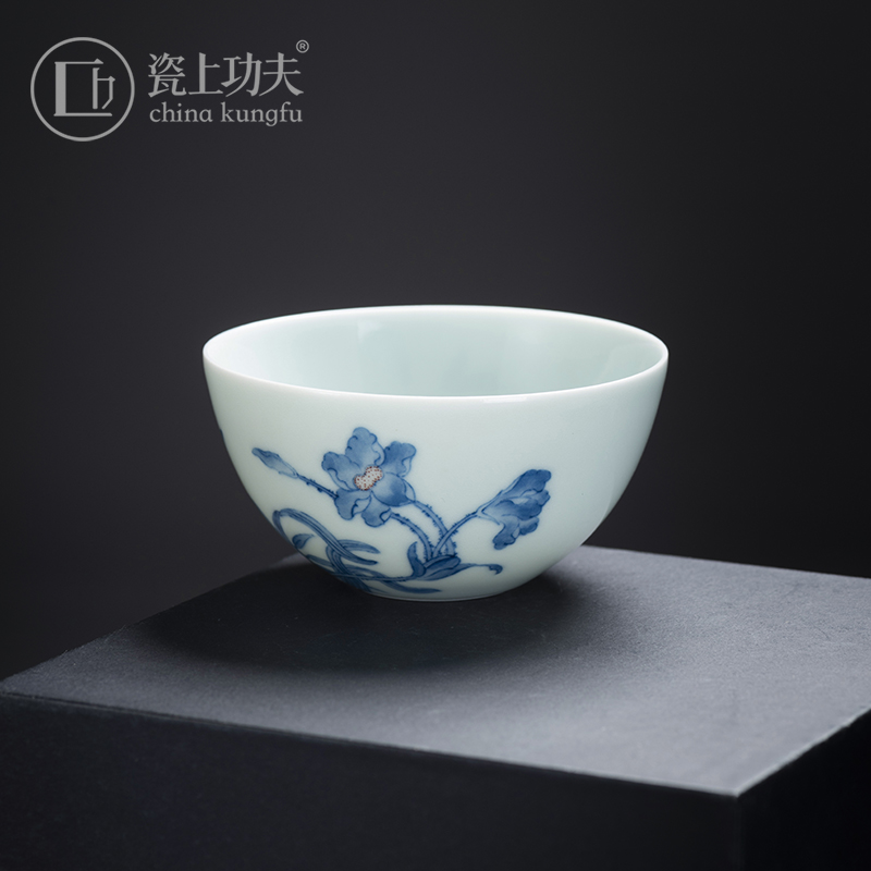Porcelain jingdezhen blue and white youligong TaoLin ancient hand - made ganoderma lucidum on kung fu master sample tea cup cup single CPU