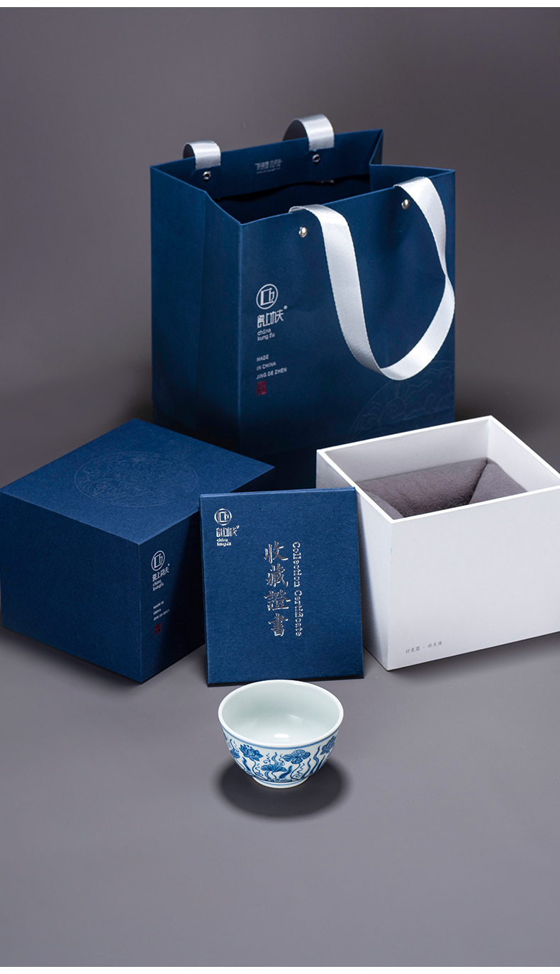 Jingdezhen porcelain on kung fu high - end blue algae lotus pattern master cup pure manual hand - made ceramic cups. A single