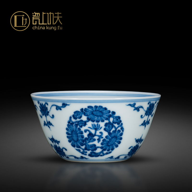 Jingdezhen blue and white porcelain tea set kung fu tea cup single cup of pure manual group by grain sample tea cup single CPU master pressure hand cup