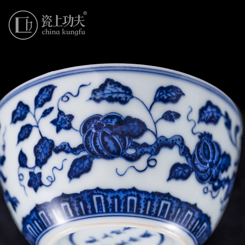 Jingdezhen maintain tea kungfu tea cup pure manual the flourishing of descendants of grain sample tea cup large master of blue and white porcelain cup