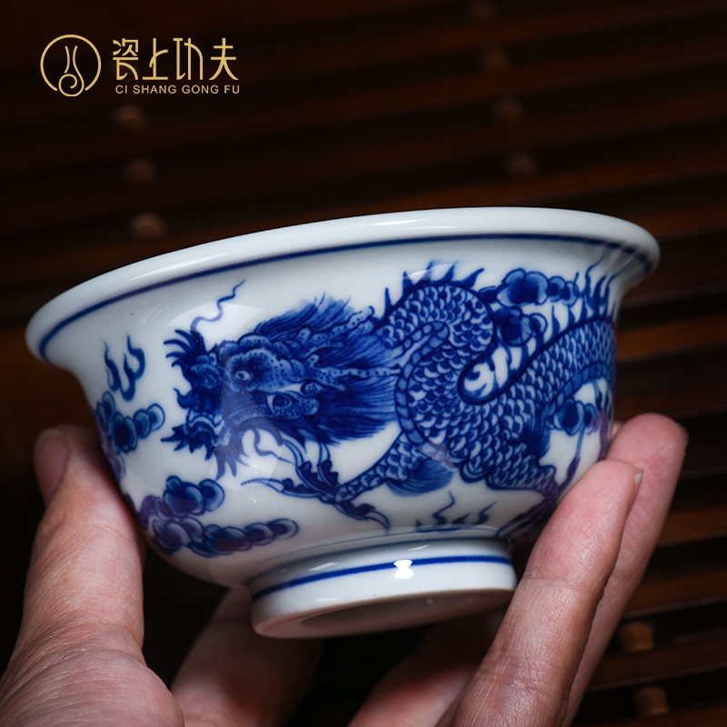 Ceramics jingdezhen blue and white porcelain cups hand - made dragon pressure hand cup to send a cups of restoring ancient ways masters cup only