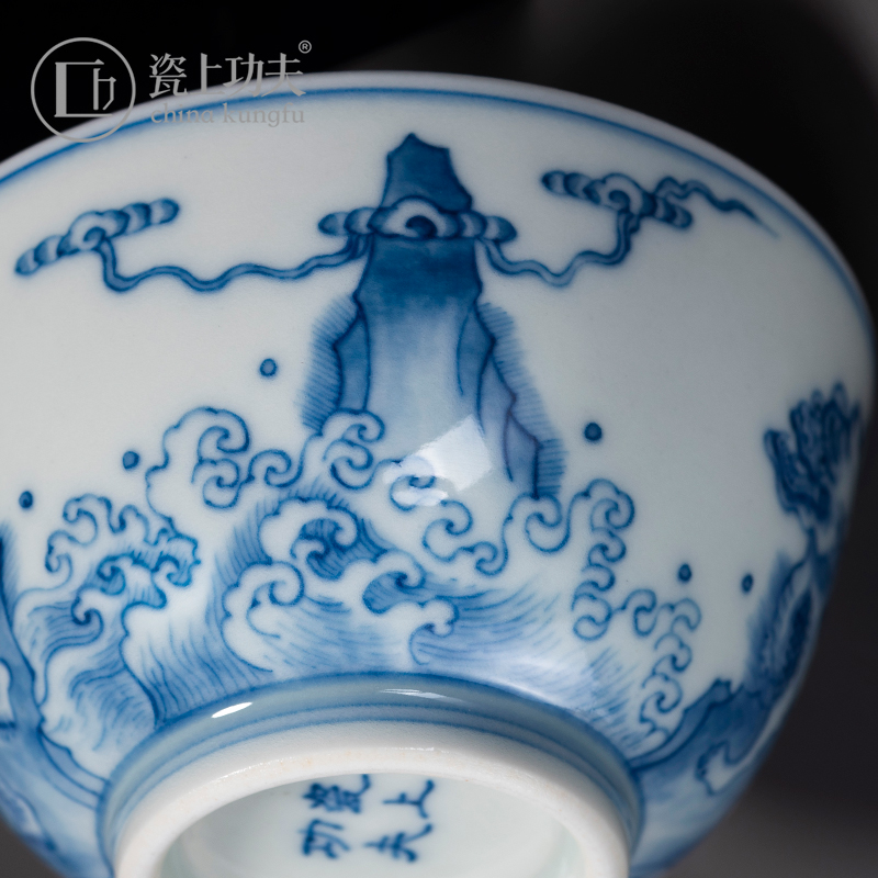 Kirin blue and white porcelain on kung fu masters cup single cup men 's manual hand - made kung fu noggin cups porcelain tea set