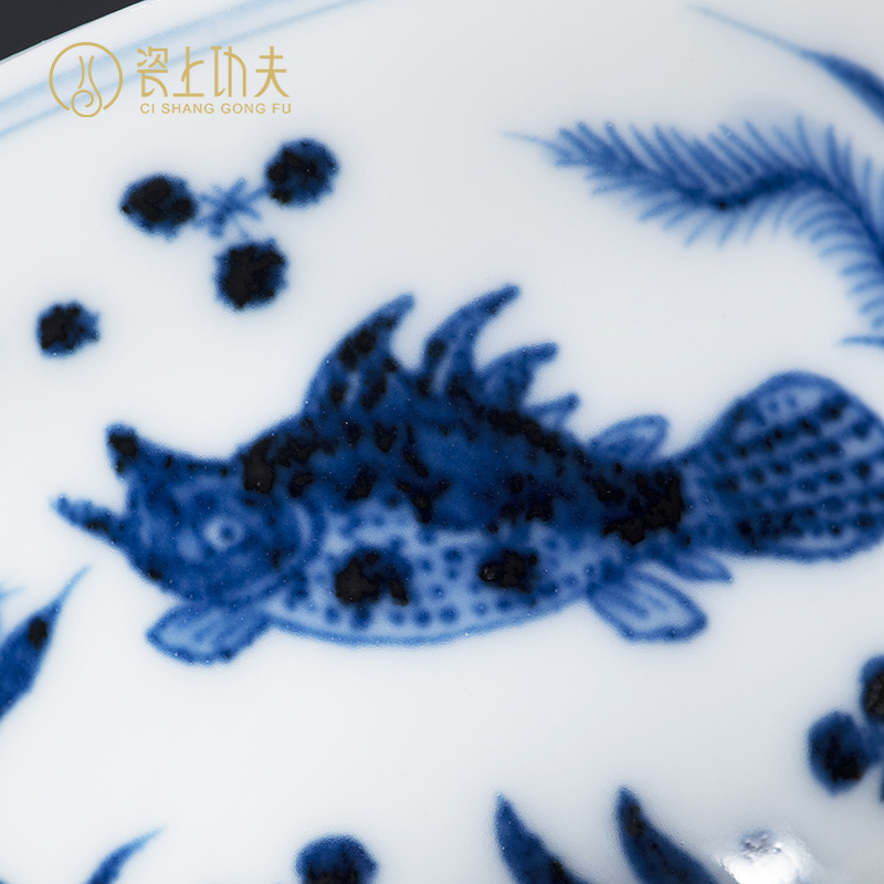Jingdezhen blue and white tureen single manual hand - made fish algae firewood grain tea cup maintain three tureen is not hot