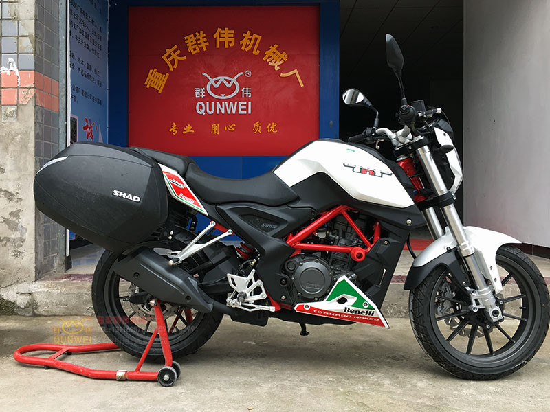 [群 伟] Qianjiang Benelli Huanglong BJ250 sửa đổi Xia De bên hộp khung đuôi hộp khung thân sau cánh - Xe máy Sopiler khung inox xe grande 2020