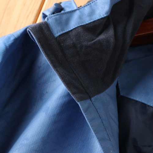 Дорожная водонепроницаемая куртка с капюшоном, Германия