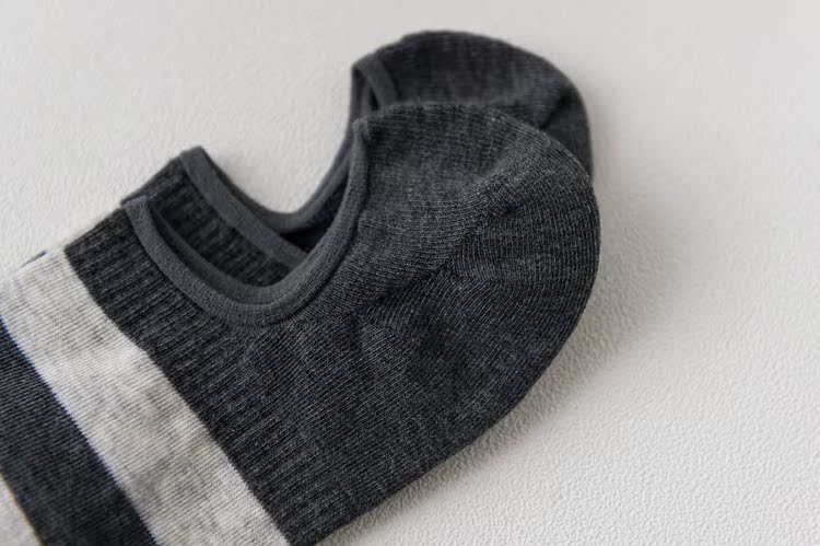 Hộp quà tặng mùa xuân và mùa hè vớ vô hình người đàn ông nông miệng thuyền socks nam của non-slip silicone peas giày nam cotton mỏng vớ