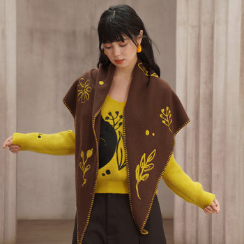 Kamo Original Warm Brown Embroidered Floral Knitted Shawl Vintage Manor Soft Pure Wool Thickened Scarf Accessory