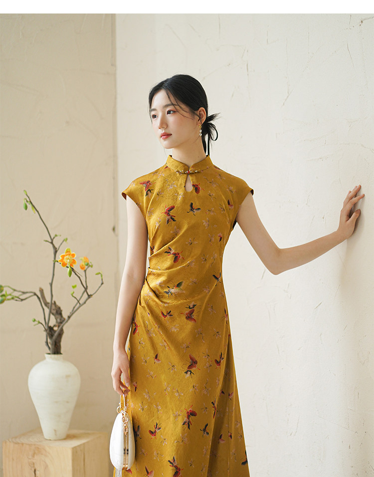 Nodress チャイナドレス　ワンピース　黄色　ブローチ付き　激レア チャイナドレス ワンピース ロング丈 イエロー 二胡衣装 ステージ衣装