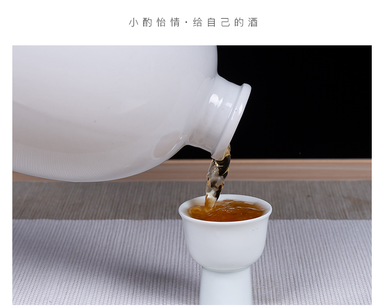 Leap in jingdezhen ceramic empty wine bottles of white wine jar flask to pack a small handleless wine cup three catties mail customization