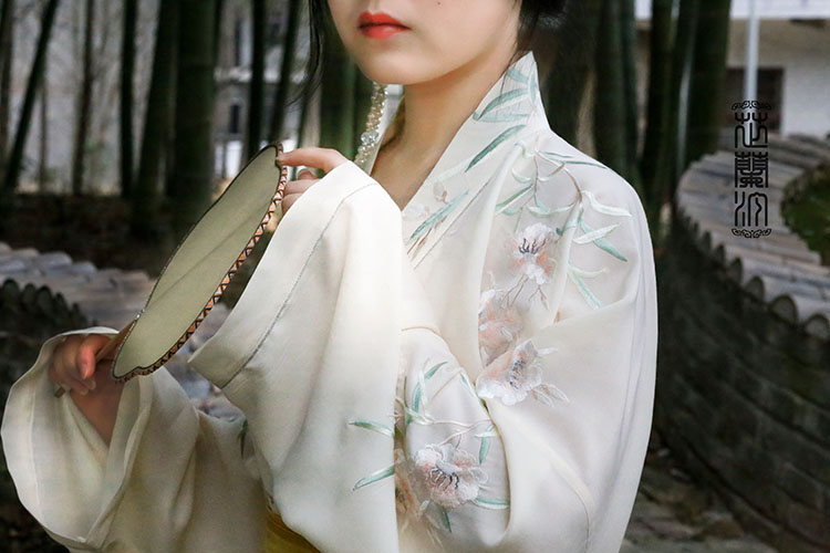 (Song-made Hanfu) (Zhi Lanting) Spot 2019 Oleander Milk Yellow Padded Shirt