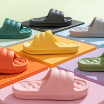 Tread on the sensation 2022 thick bottom female slippers Anti-slip home Summer lined with male lovers Bathroom Anti Slip Sandals