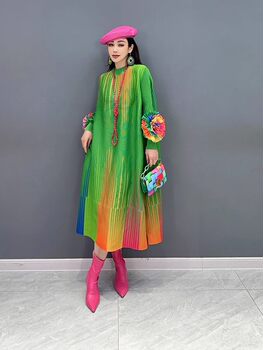 2026 spring new style pleated dress colorful elegant comfortable three-dimensional flower elegant loose plus size ເຄື່ອງນຸ່ງຜູ້ຍິງ