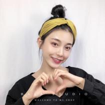 Pressure hair ring net red 2021 New Korean hair hoop women go out Jia Jingwen with retro wide side hair card