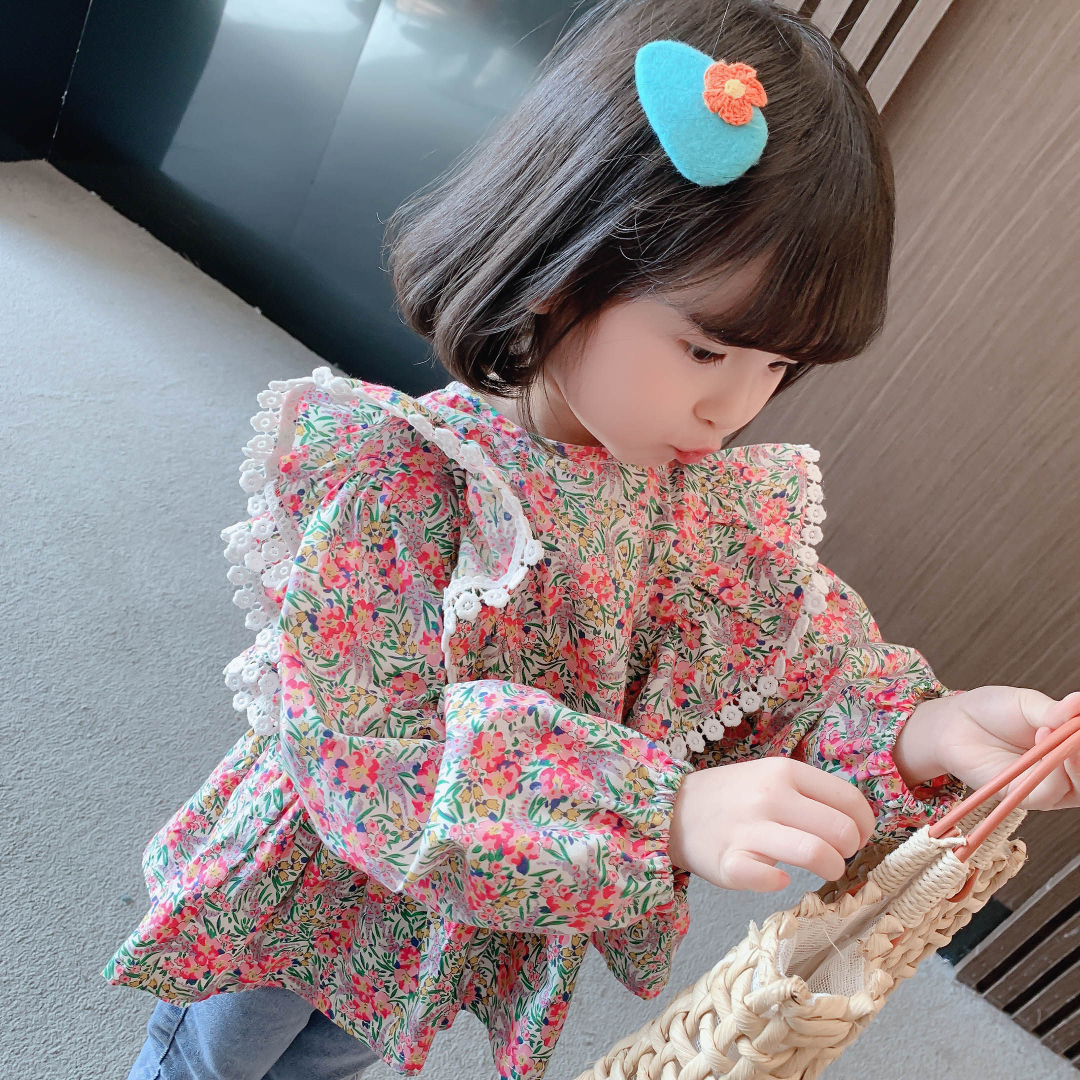 Girl's fall shirt 2021 Baby pure cotton Korean version Crushed Flowers Shirt Foreign Fly Cuff main blouse Doll Shirt Tide