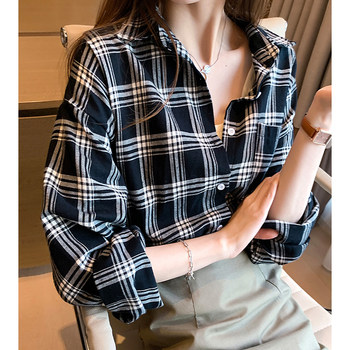 Plus size Hong Kong-flavored plaid long-sleeved shirt women's design sense niche casual shirt fat sister loose retro top