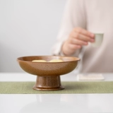 Дом для продажи посвящен керамике для фруктовых тарелок перед фруктовым диском для Будды для Будды для дань уважения лотосу богатству, диску дедушки