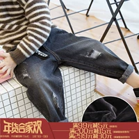 Cậu bé cộng với quần jean nhung dày 2018 thu đông mới mặc phiên bản mới của Hàn Quốc quần lửng màu đen quần trẻ em quần áo bé trai