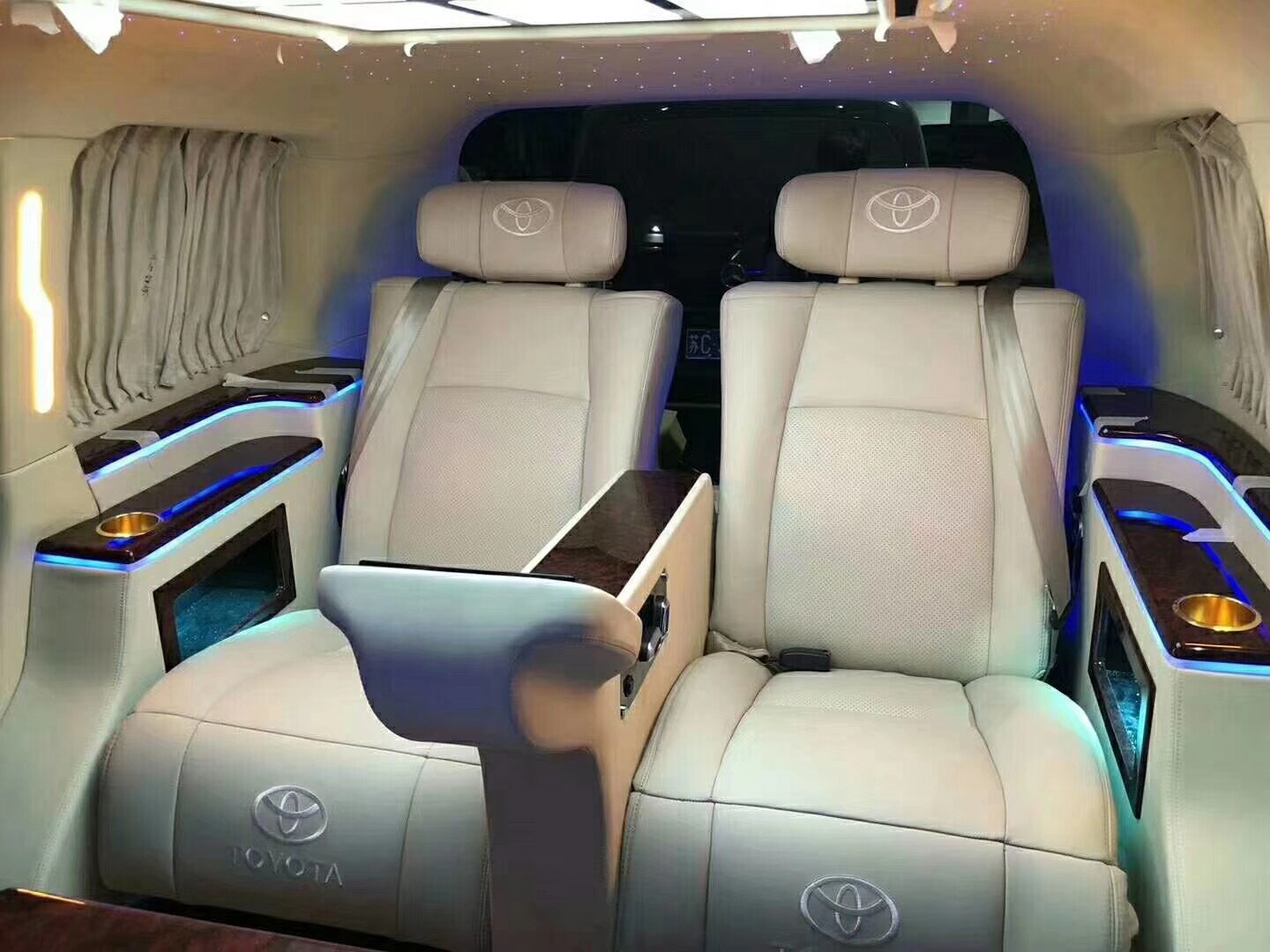 Toyota Rand Cool Road Zelu Tour Domineering Middle Row Modified Aviation Seat Original Position Non-destructive Installation Business Seat