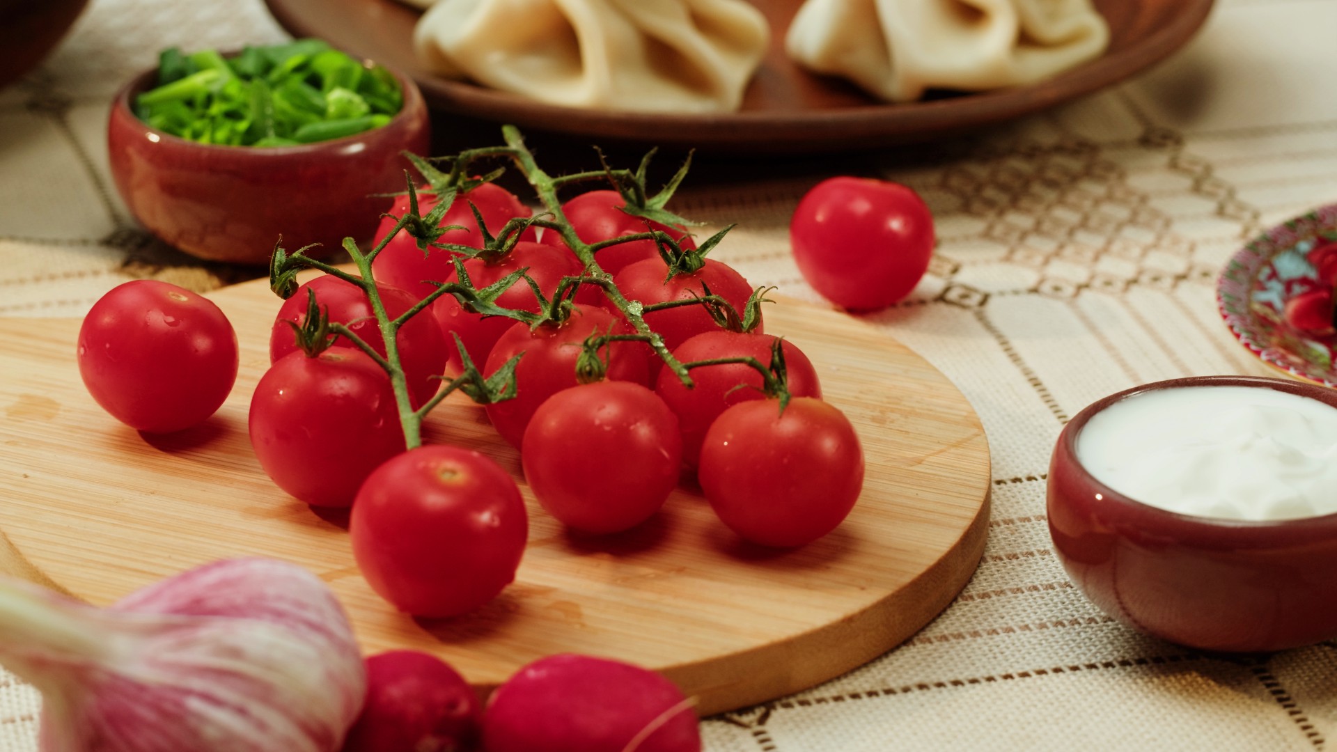 【实拍视频】餐桌的番茄西红柿-PoseAe