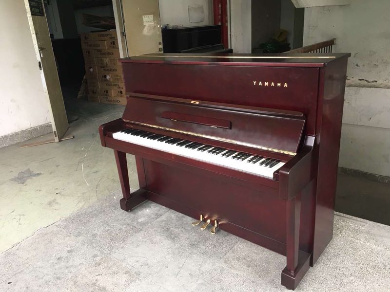 Nhật Bản nhập khẩu đàn piano thẳng đứng Yamaha U1D dành cho người mới bắt đầu chơi thử đàn piano mini