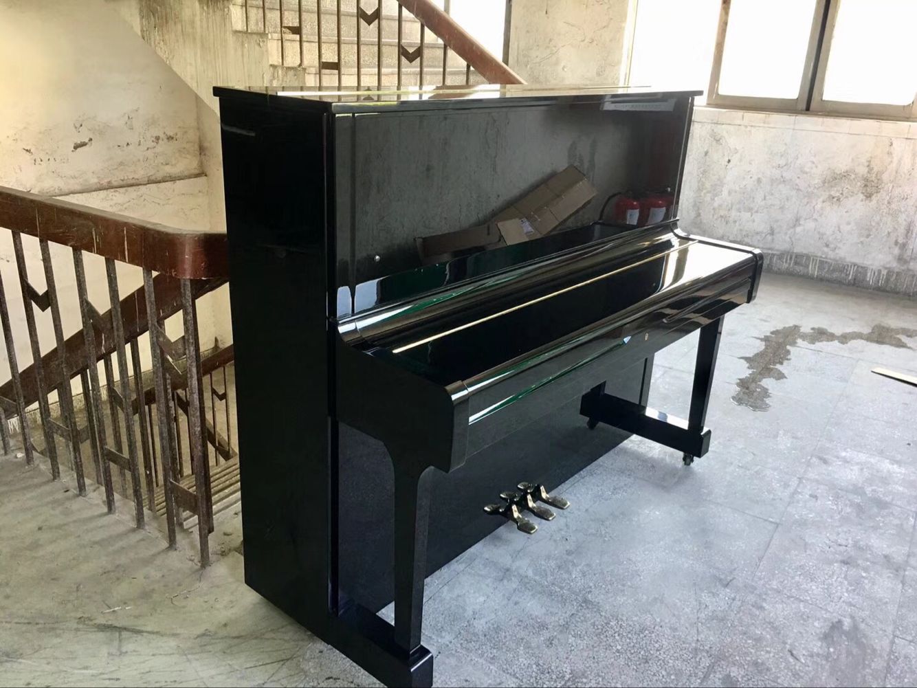 Nhật Bản nhập khẩu đàn piano thẳng đứng Yamaha U1H dành cho người mới bắt đầu chơi thử - dương cầm đàn piano cho bé