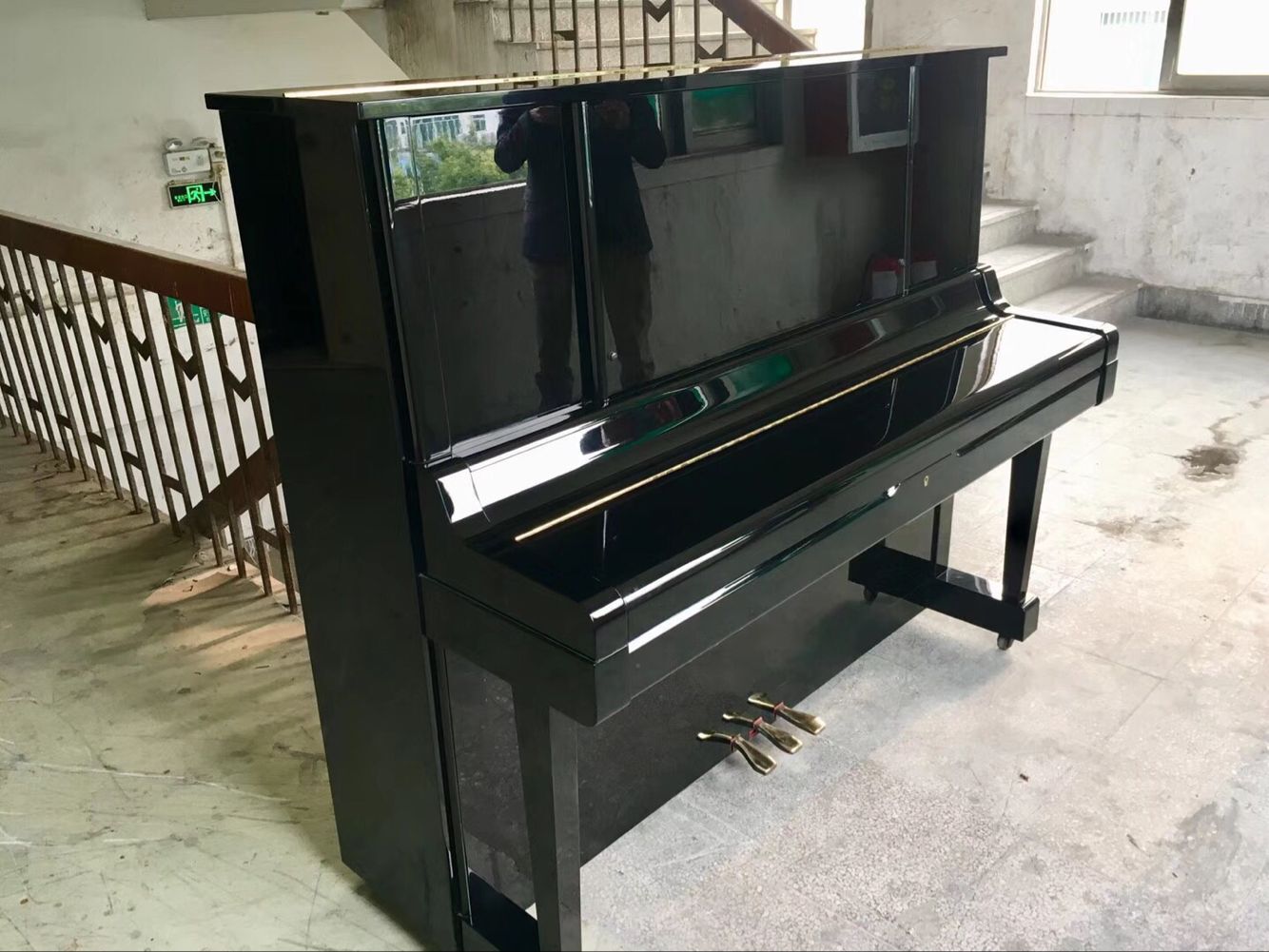 Nhật Bản nhập khẩu đàn piano thẳng đứng Yamaha YUX dành cho người lớn mới bắt đầu chơi thử grande piano