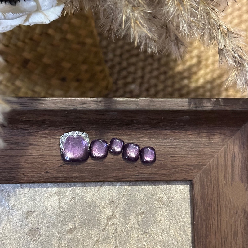 Purely Handmade Toenails with Purple Cat-Eye Effect, Sparkling Foot Nails, Wearable Toenails, High-End Nail Art Patches