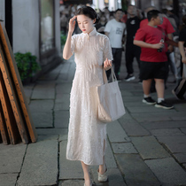 Xiaogongzi) Bairuiji) Republic of China style retro full cardigan button temperament embroidered raglan sleeve cheongsam dress